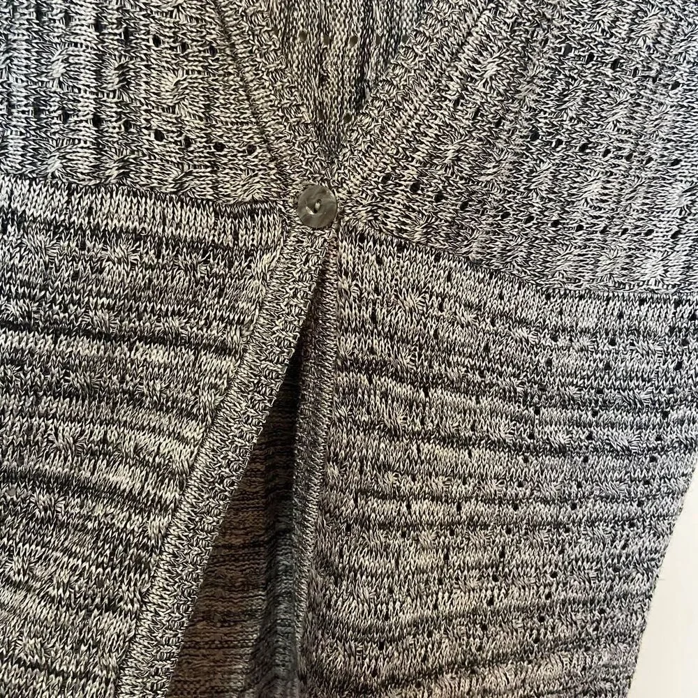 Chico’s Short Sleeve Lightweight Cardigan Sweater Heathered Gray White Size 1(M)